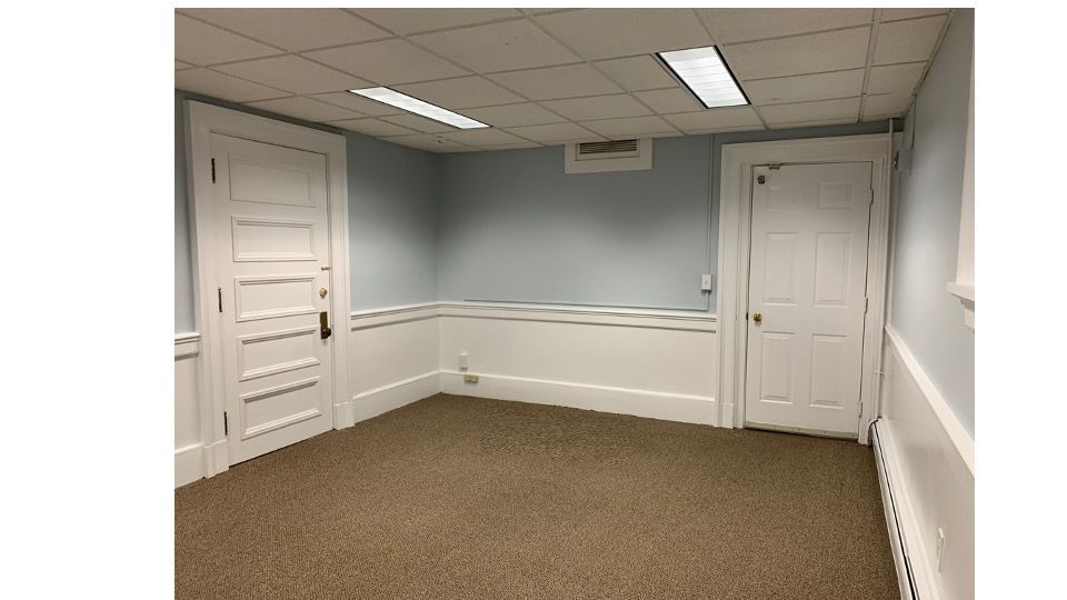 Amesbury Building : 100 Main St, Amesbury, MA 01913